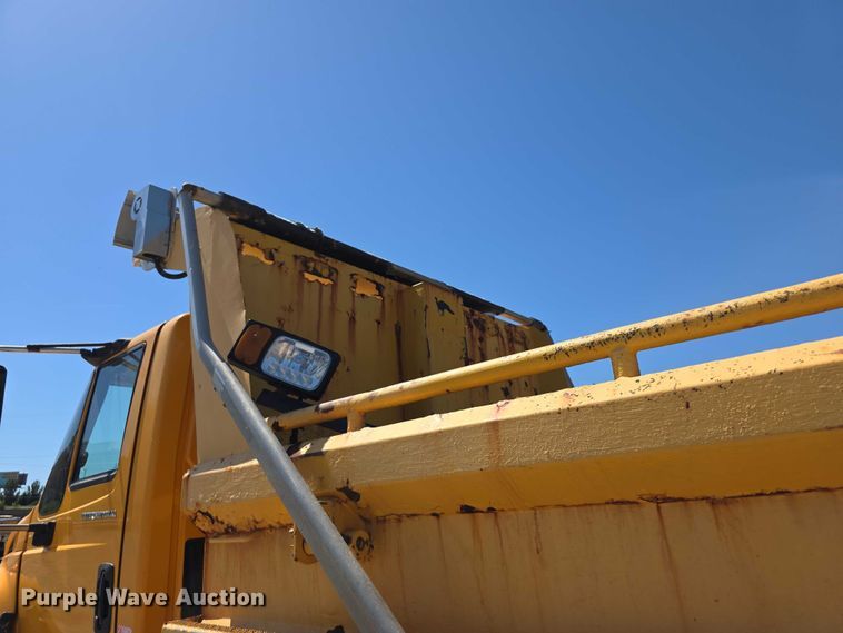image for item FH6003 2006 International 7400 dump truck