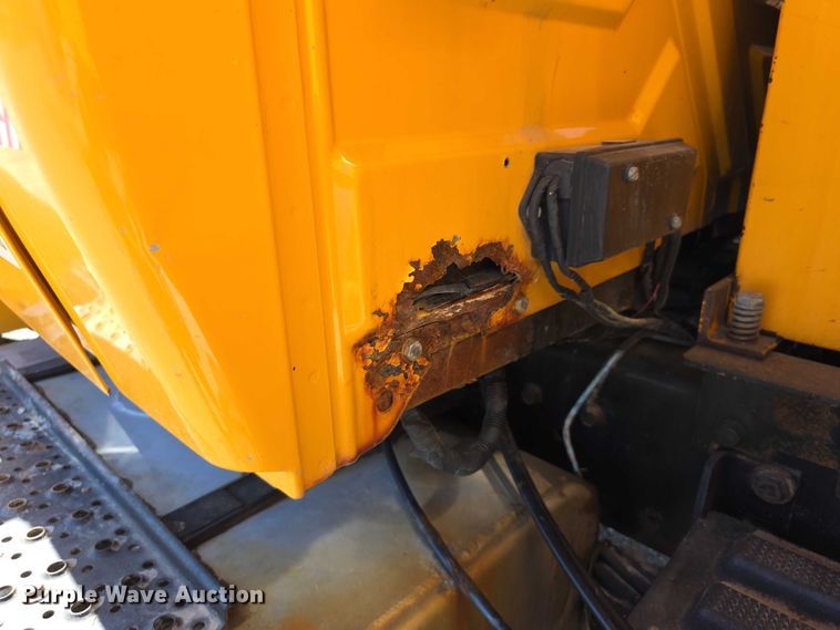 image for item FH6003 2006 International 7400 dump truck