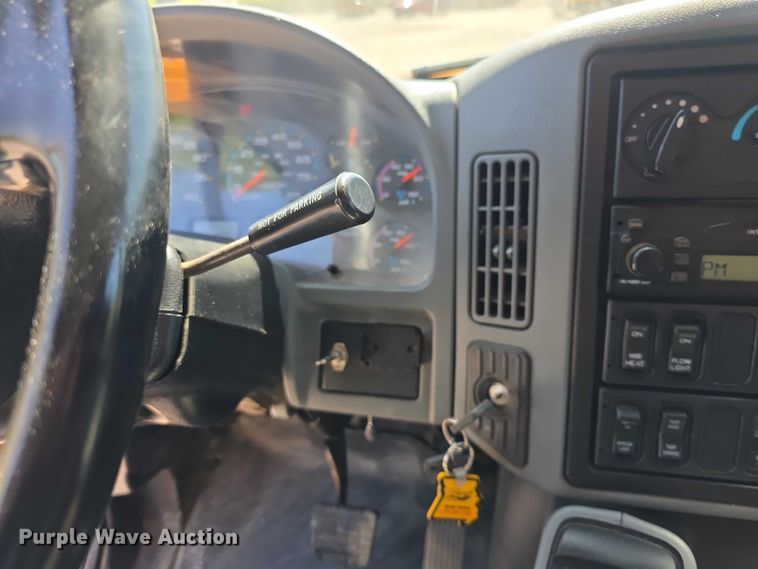 image for item FH6003 2006 International 7400 dump truck