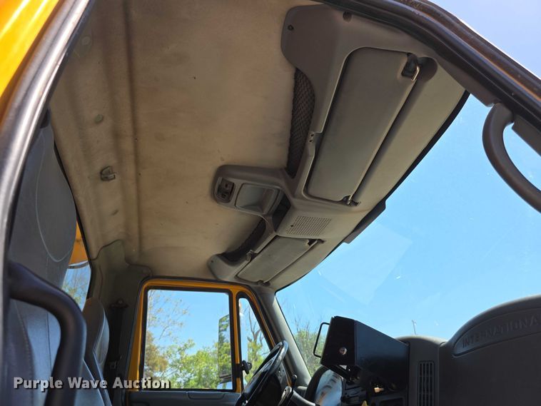image for item FH6003 2006 International 7400 dump truck
