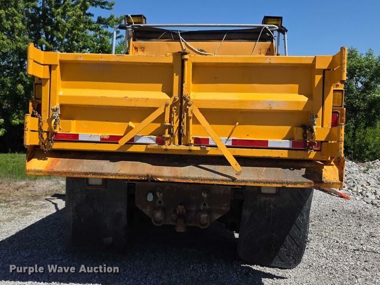 image for item FH6004 2010 International 7400 dump truck