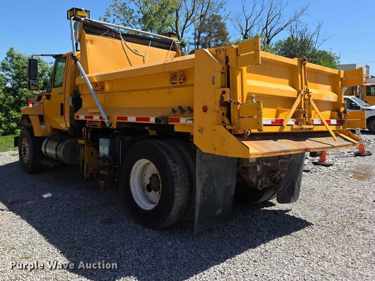 image for item FH6004 2010 International 7400 dump truck