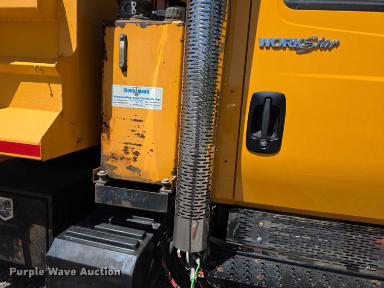 image for item FH6004 2010 International 7400 dump truck