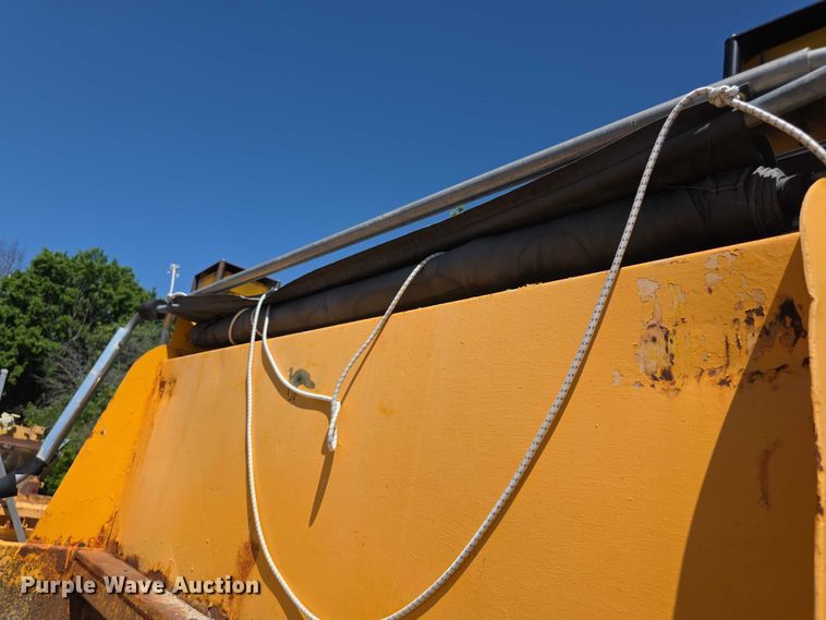 image for item FH6004 2010 International 7400 dump truck