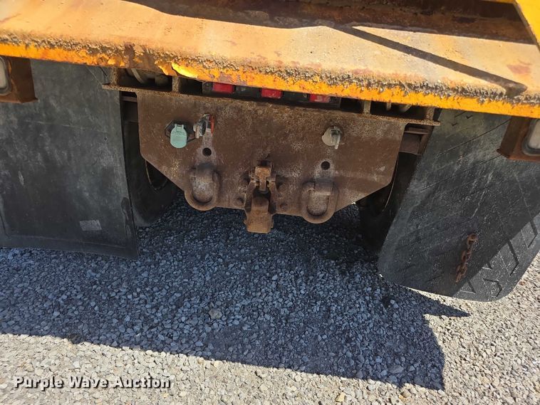 image for item FH6004 2010 International 7400 dump truck