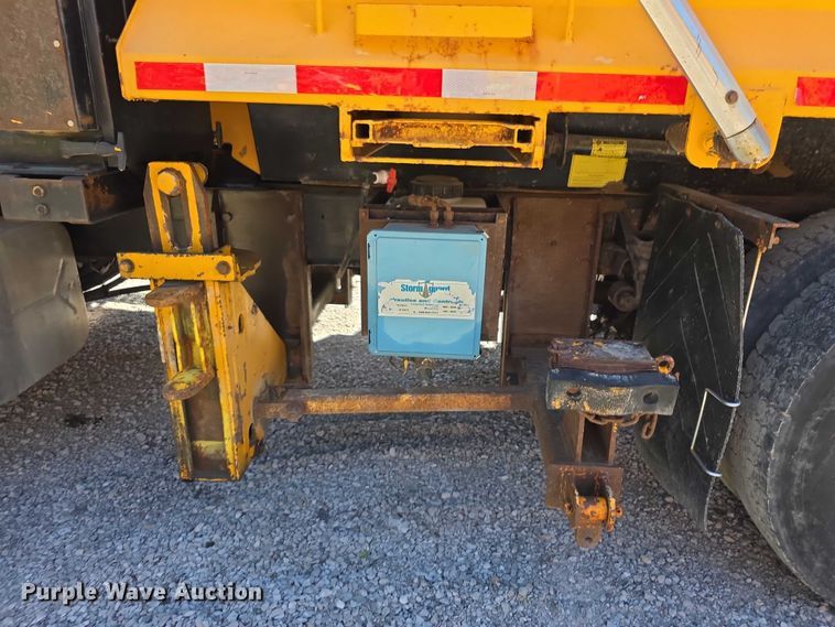 image for item FH6004 2010 International 7400 dump truck