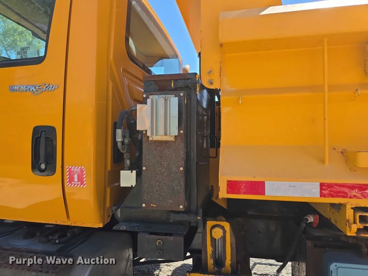 image for item FH6004 2010 International 7400 dump truck
