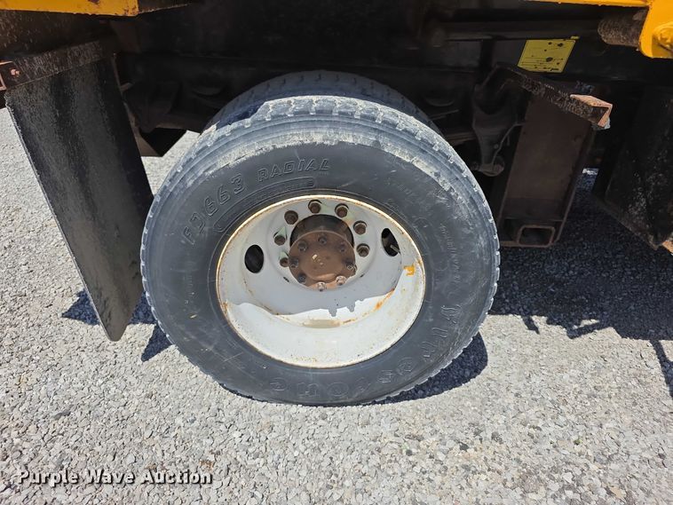 image for item FH6004 2010 International 7400 dump truck