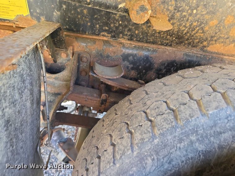 image for item FH6004 2010 International 7400 dump truck