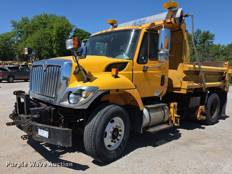 image for item FH6005 2008 International 7400 dump truck