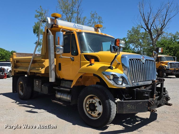 image for item FH6005 2008 International 7400 dump truck