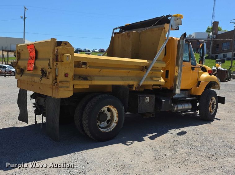 image for item FH6005 2008 International 7400 dump truck