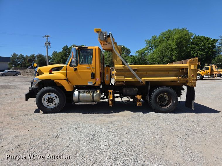 image for item FH6005 2008 International 7400 dump truck