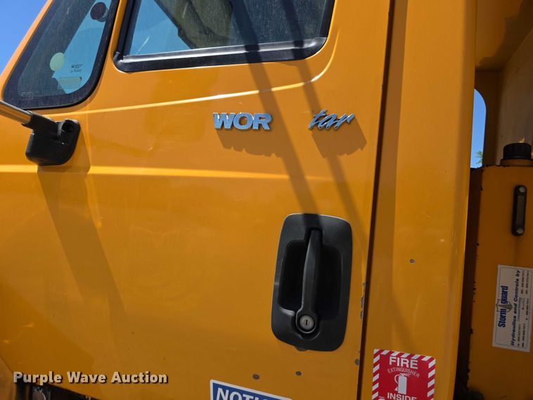 image for item FH6005 2008 International 7400 dump truck