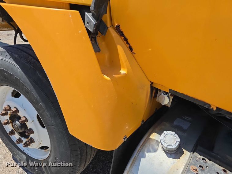 image for item FH6005 2008 International 7400 dump truck