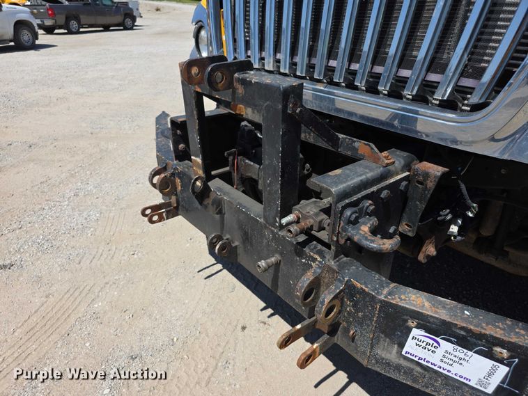 image for item FH6005 2008 International 7400 dump truck