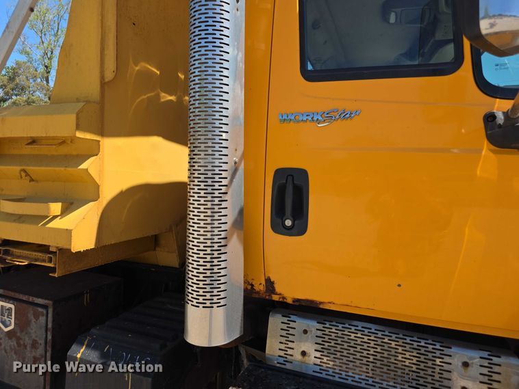 image for item FH6005 2008 International 7400 dump truck