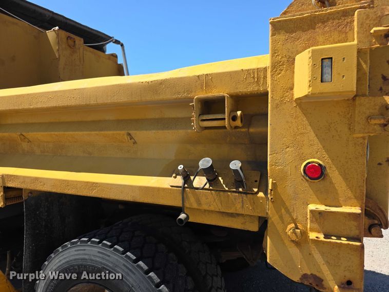 image for item FH6005 2008 International 7400 dump truck