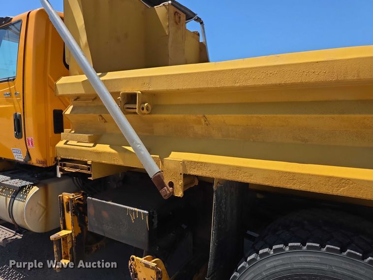 image for item FH6005 2008 International 7400 dump truck
