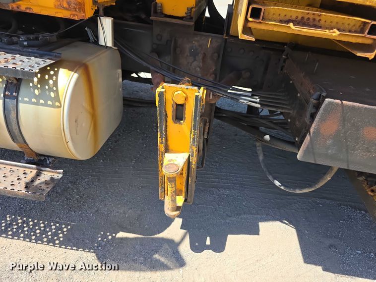 image for item FH6005 2008 International 7400 dump truck