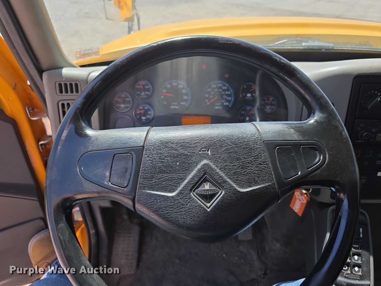 image for item FH6005 2008 International 7400 dump truck