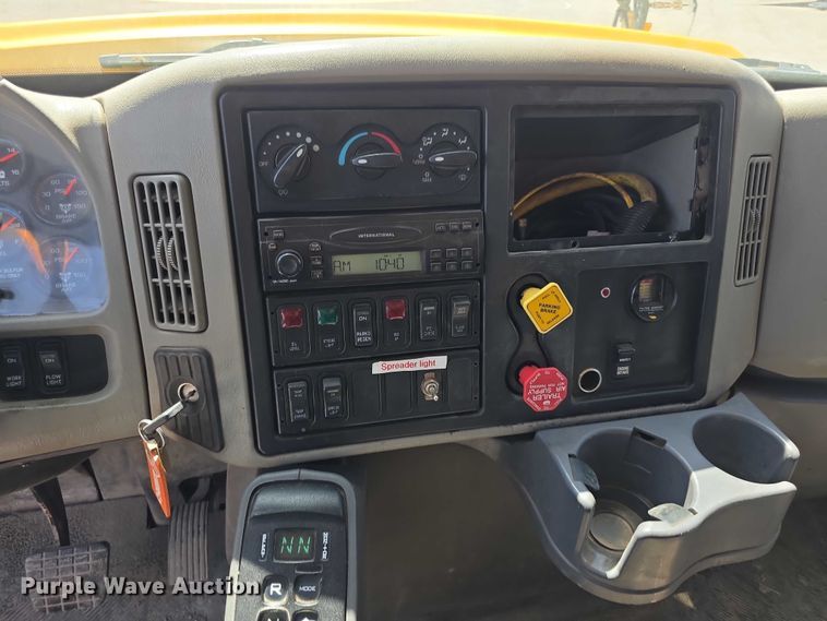 image for item FH6005 2008 International 7400 dump truck