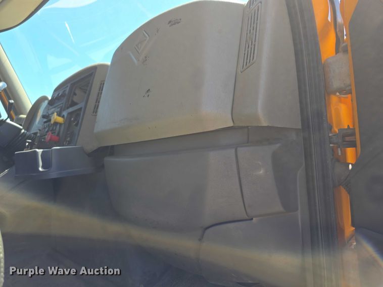 image for item FH6005 2008 International 7400 dump truck
