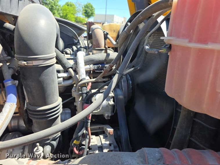 image for item FH6005 2008 International 7400 dump truck