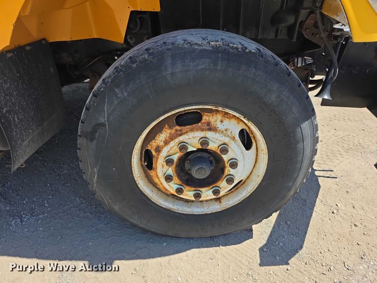 image for item FH6005 2008 International 7400 dump truck