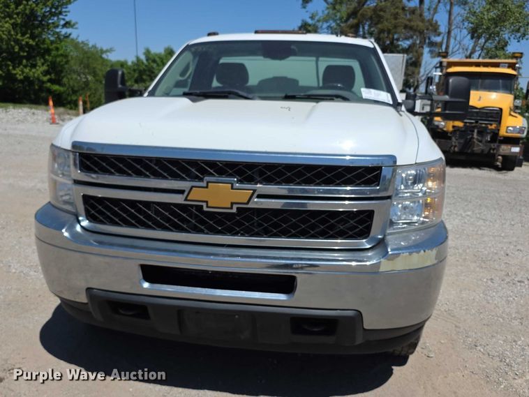 image for item FH6006 2013 Chevrolet Silverado 3500HD utility bed pickup truck