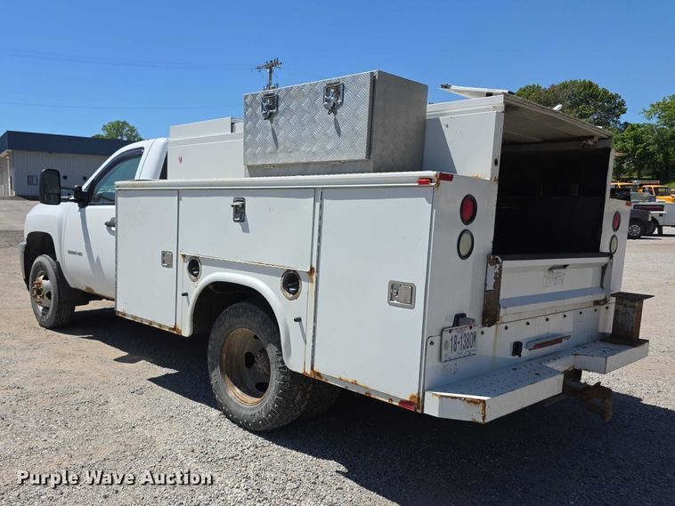 image for item FH6006 2013 Chevrolet Silverado 3500HD utility bed pickup truck