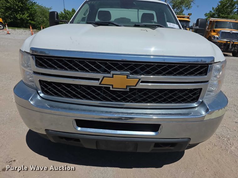image for item FH6006 2013 Chevrolet Silverado 3500HD utility bed pickup truck