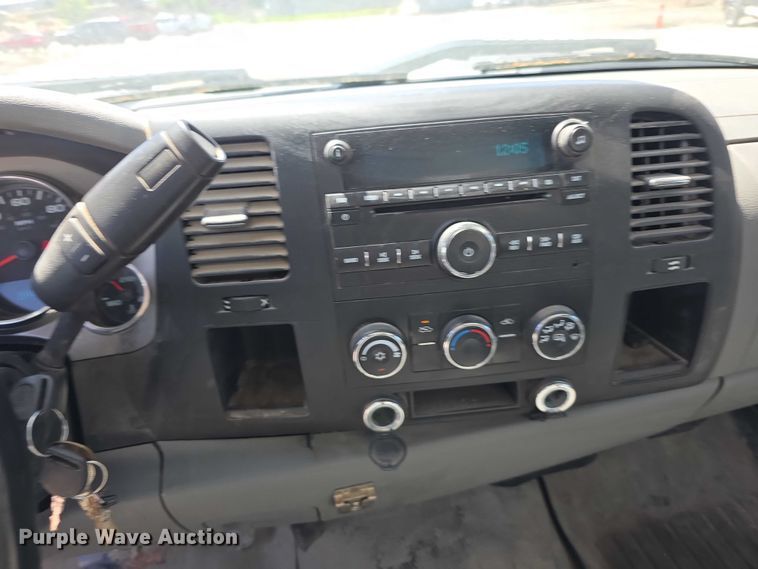 image for item FH6006 2013 Chevrolet Silverado 3500HD utility bed pickup truck