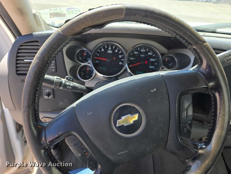 image for item FH6006 2013 Chevrolet Silverado 3500HD utility bed pickup truck