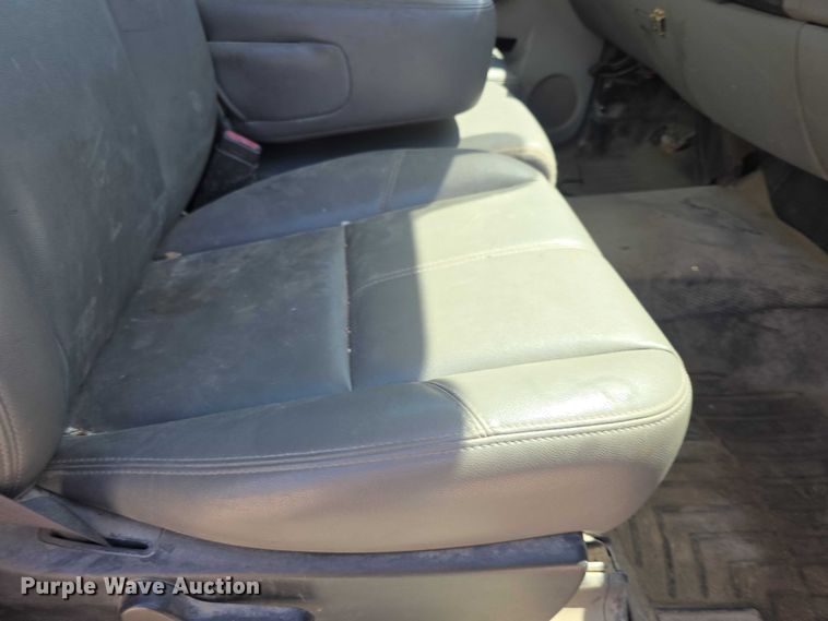 image for item FH6006 2013 Chevrolet Silverado 3500HD utility bed pickup truck