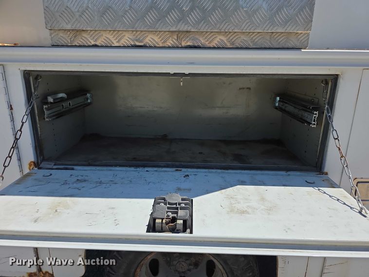 image for item FH6006 2013 Chevrolet Silverado 3500HD utility bed pickup truck