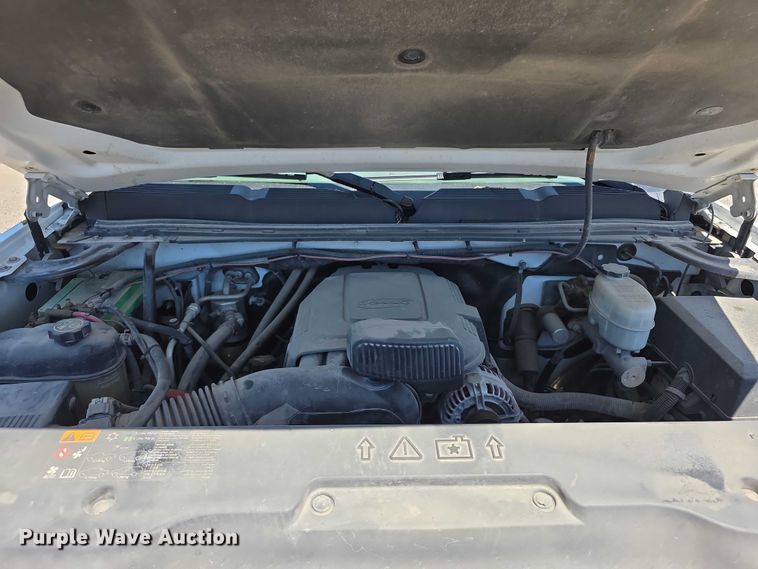 image for item FH6006 2013 Chevrolet Silverado 3500HD utility bed pickup truck