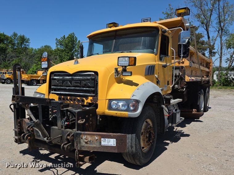 image for item FH6007 2010 Mack GU713 dump truck