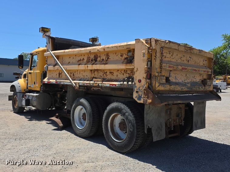image for item FH6007 2010 Mack GU713 dump truck