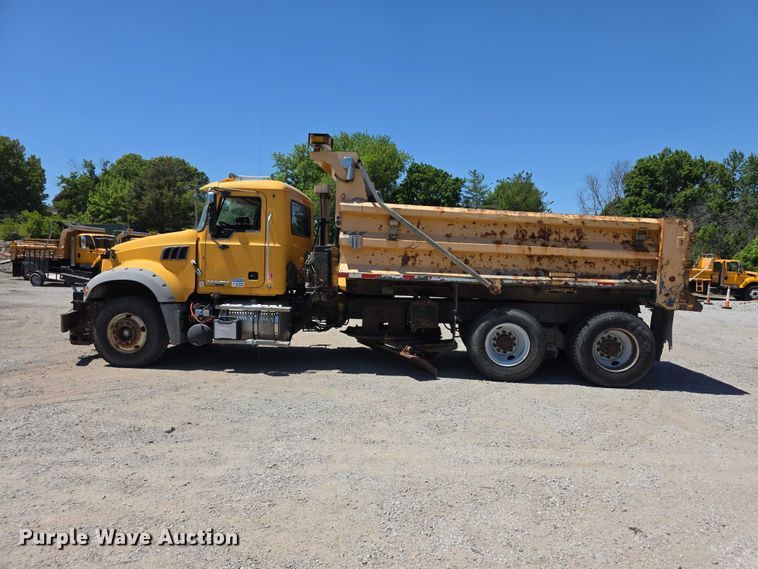 image for item FH6007 2010 Mack GU713 dump truck