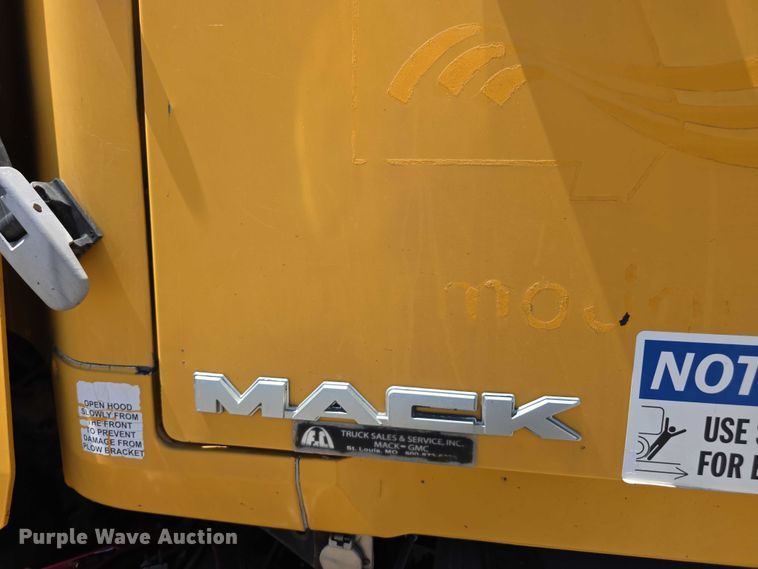 image for item FH6007 2010 Mack GU713 dump truck