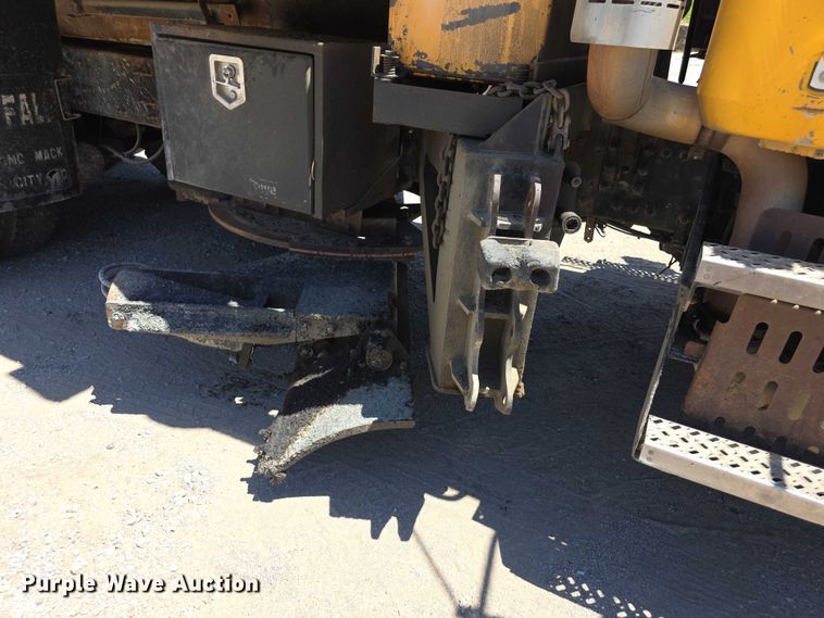 image for item FH6007 2010 Mack GU713 dump truck