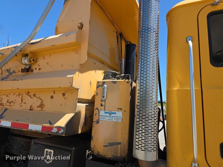 image for item FH6007 2010 Mack GU713 dump truck