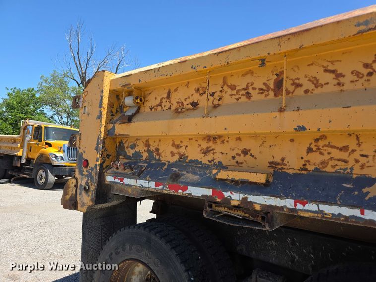 image for item FH6007 2010 Mack GU713 dump truck