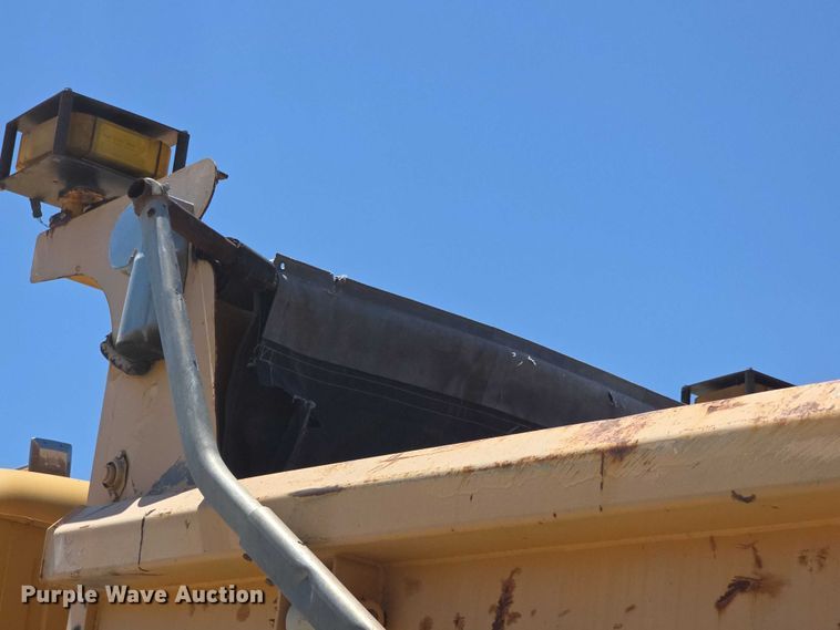 image for item FH6007 2010 Mack GU713 dump truck