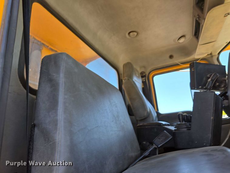 image for item FH6007 2010 Mack GU713 dump truck