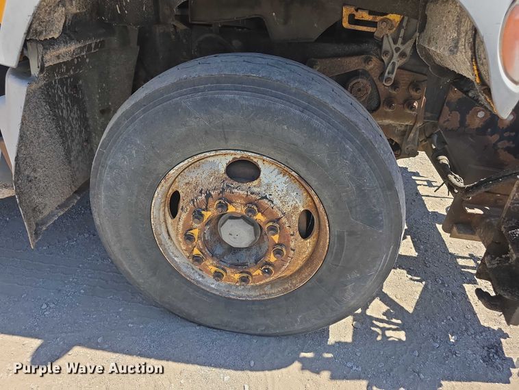 image for item FH6007 2010 Mack GU713 dump truck