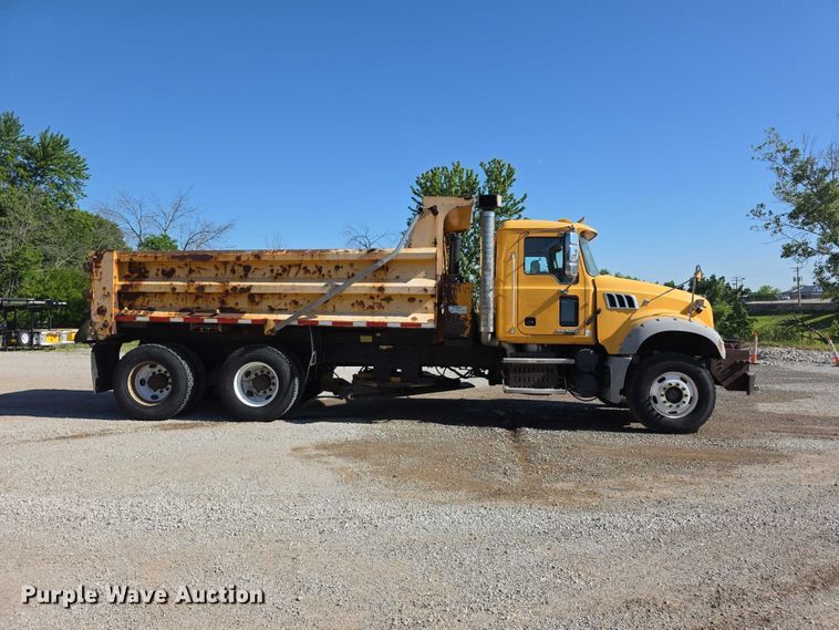 image for item FH6008 2010 Mack GU713 dump truck