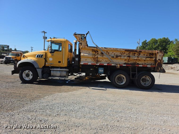 image for item FH6008 2010 Mack GU713 dump truck