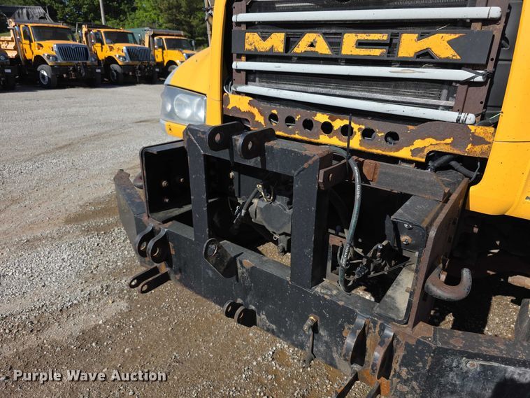 image for item FH6008 2010 Mack GU713 dump truck